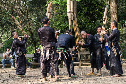 Les fusiliers d'ethnie Miao dans la village de Biasha