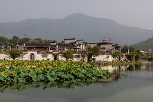 © Shutterstock - Matyas Rehak village Hongcun à Anhui