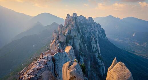 Roche de Ulsanbawi, Seoraksan National Parc, Corée du Sud