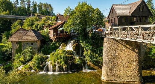 Cascade à Slunj, Rastoke, Croatie.