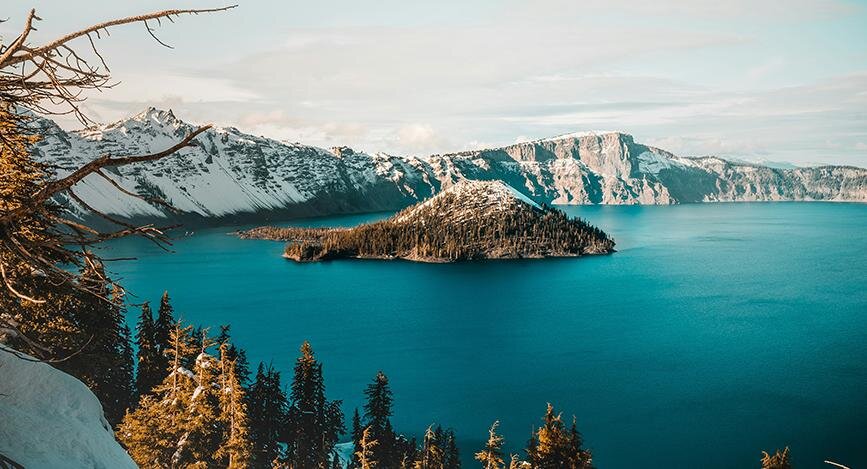 © Jeff Hopper / Unsplash Crater Lake