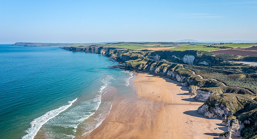 Plages de White Rocks en Irlande du Nord