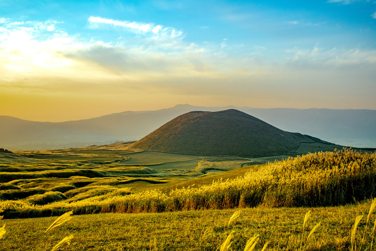Cratère Komezuka dans la caldeira du Mont Aso