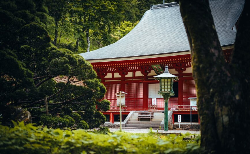 Sanctuaire Takkoku-no-iwaya bishamondō à Hiraizumi