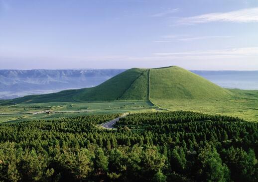 Cratère Komezuka dans la caldeira du Mont Aso