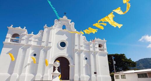 Église à Apaneca, route des fleurs, El Salvador.