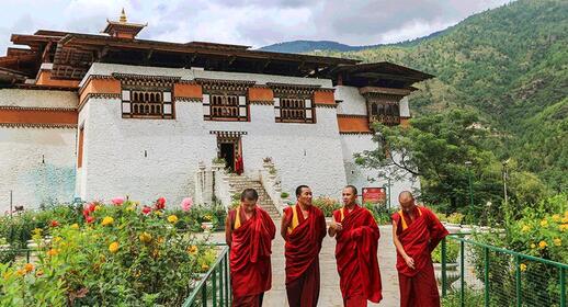 Visiter Semtokha Dzong