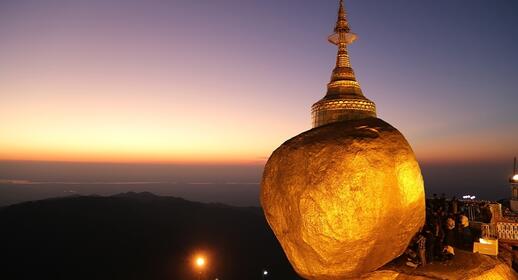 Le Rocher d'Or en équilibre