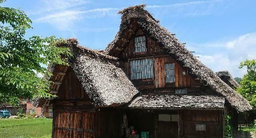 Une maison au toit de chaume à Shirakawa-go