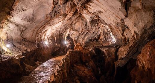 Visiter Grotte de Tham Jang (ou Tham Chang)