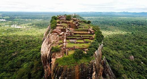 Rocher du Lion à Sigiriya (UNESCO)
